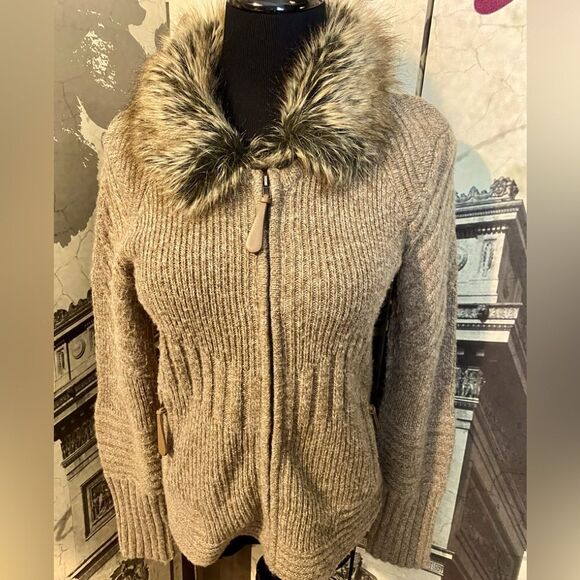 Stunning knitted jacket by Cynthia Rowley in size medium - Picture 1 of 4